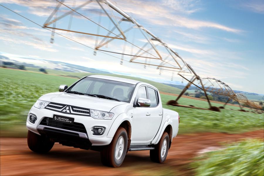  Mitsubishi L200 Triton HPE 2016 года  (LA) (фото 3 из 13)